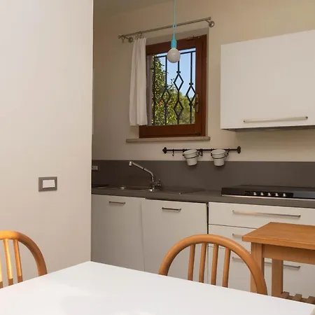 N172 - Numana, Meraviglioso Trilocale Con Giardino * סירולו