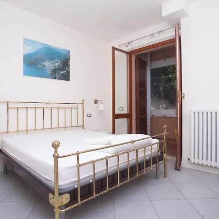 N172 - Numana, Meraviglioso Trilocale Con Giardino סירולו