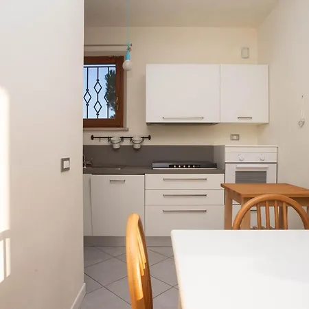 N172 - Numana, Meraviglioso Trilocale Con Giardino شقة
